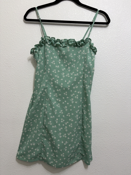 Amuse Society Dresses & Skirts - Muse Society - Mint Green Floral Ruffle Strap Dress